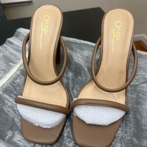 NWOT Square Toe Strappy Heels – Brown Minimalist Sandals – Size 7 1/2